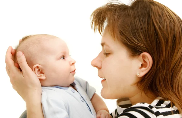 Mutter und Baby über weiß — Stockfoto