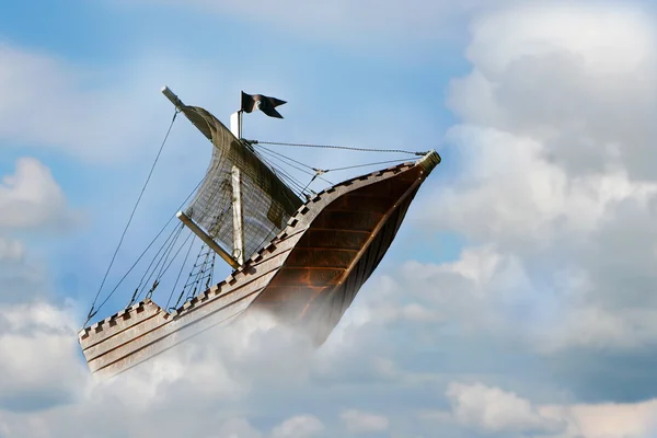 Barco en el cielo — Foto de Stock