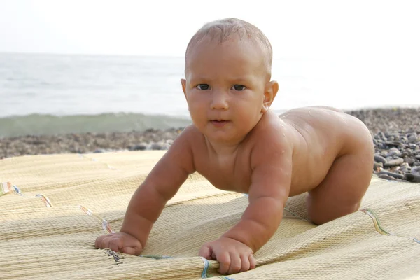 Baby boy on beach — Stock Photo, Image