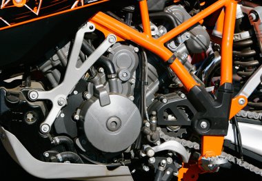 Motosiklet motoru kapat