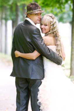 geriye bakınca düğün günlerinde genç Çift