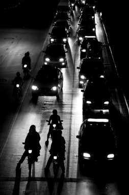 Gece trafik sıkışıklığı