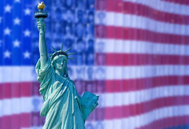 ABD bayrağı backgorund üzerinde Özgürlük heykeli