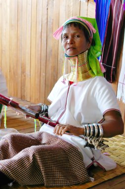 padaung kabilesinin lady, loikaw, myanmar (burma)