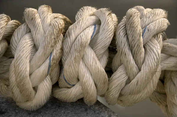 Bir ip üzerinde 3 knot — Stok fotoğraf