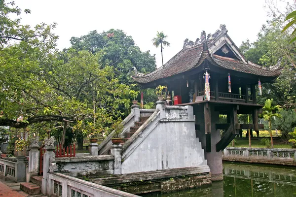 bir ayağı pagoda, hanoi, vietnam