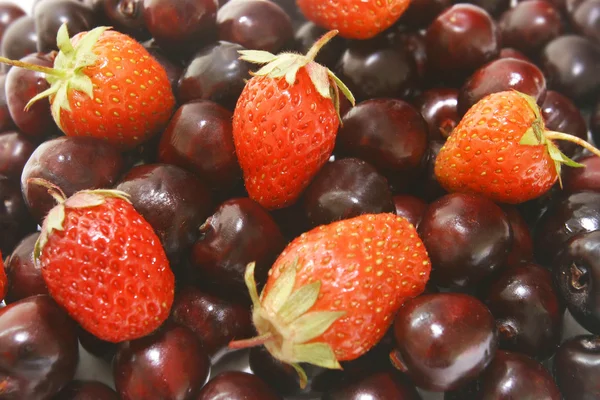 Cherry and strawberry background — Stock Photo, Image