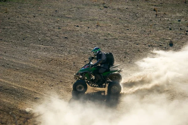 Quad racer en ruta — Foto de Stock