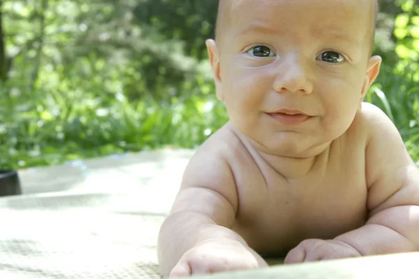 Porträt eines kleinen Jungen — Stockfoto