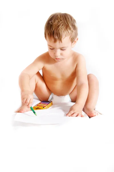 Niño pequeño con lápices de colores sobre blanco — Foto de Stock