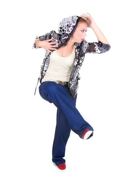 Привлекательная девушка танцует хип-хоп над белым — стоковое фото