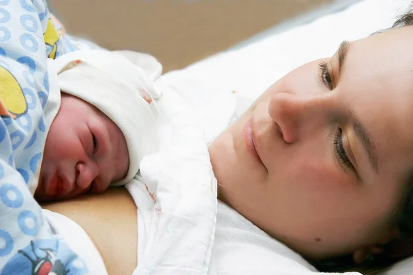Портрет матері і щойно народженої дитини Ліцензійні Стокові Фото