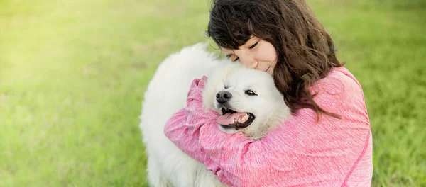 Outdoor Portrait Young Caucasian Girl Her Pet Dog Child Owner — Stock Photo, Image