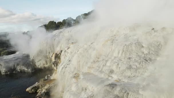 Gejzer Pui Pohuta Geotermalnym Wulkanicznym Parku Rotorua Nowa Zelandia Wysokiej — Wideo stockowe