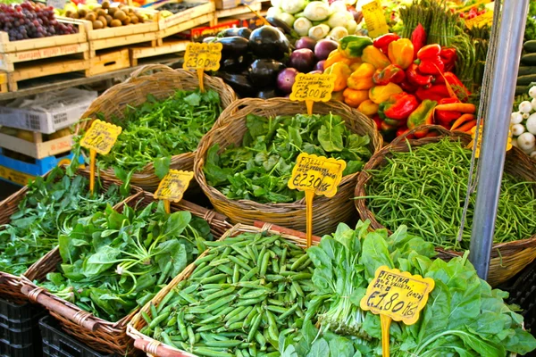 Vegetables at a Traditional Market in Rome Italy — Stock Photo, Image