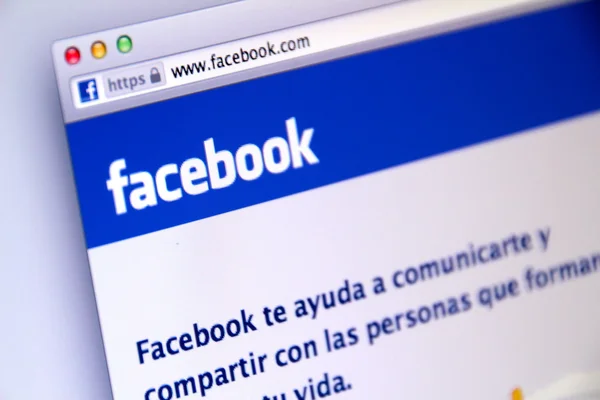 Spaanse facebook inloggen pagina die wordt gebruikt door miljoenen gebruikers over de hele wereld Rechtenvrije Stockfoto's