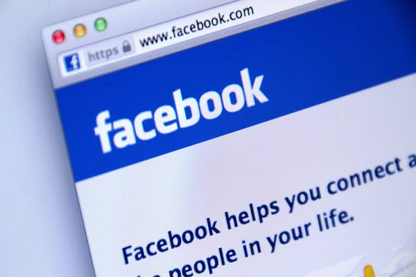 Engelse facebook inloggen pagina gebruikt door miljoenen gebruikers over de hele wereld Rechtenvrije Stockafbeeldingen