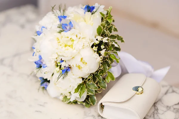 Wedding bouquet of white peonies — Stock Photo, Image