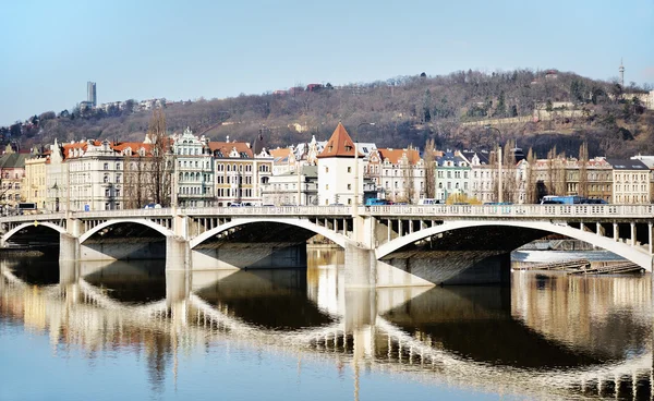 Ponte Jirasek no rio Vltava, Praga — Fotografia de Stock