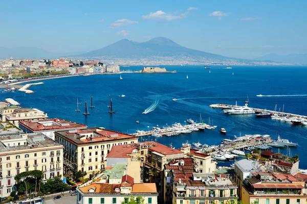Maravillosa vista panorámica de Nápoles con el Vesubio — Foto de Stock