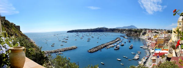 Vacker panoramautsikt över procida — Stockfoto