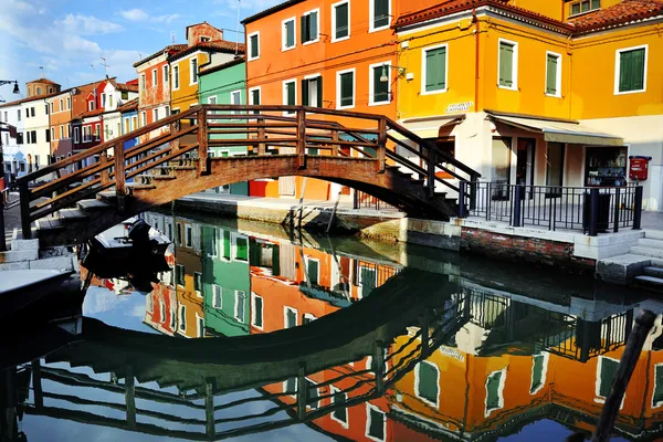 Venice, Burano island canal and colorful houses, Italy — Stock Photo, Image