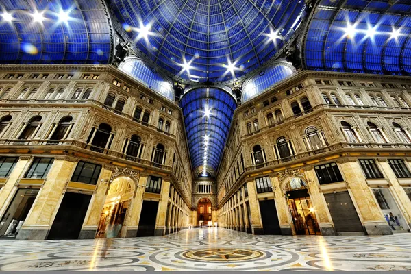 Umberto I galeria à noite, Nápoles, Itália — Fotografia de Stock