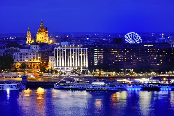 Budapeste vista panorâmica na hora azul, Hungria, Europa — Fotografia de Stock