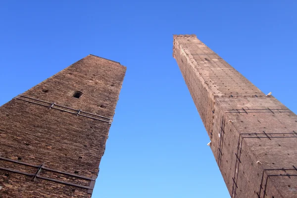 Дві вежі — стокове фото