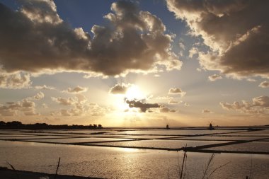 Sunset bulvarında Tuzla