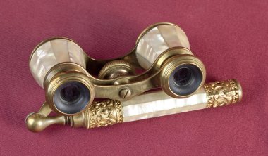 Opera gözlükleri