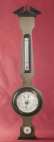 Барометр, термометр, гігрометр — стокове фото