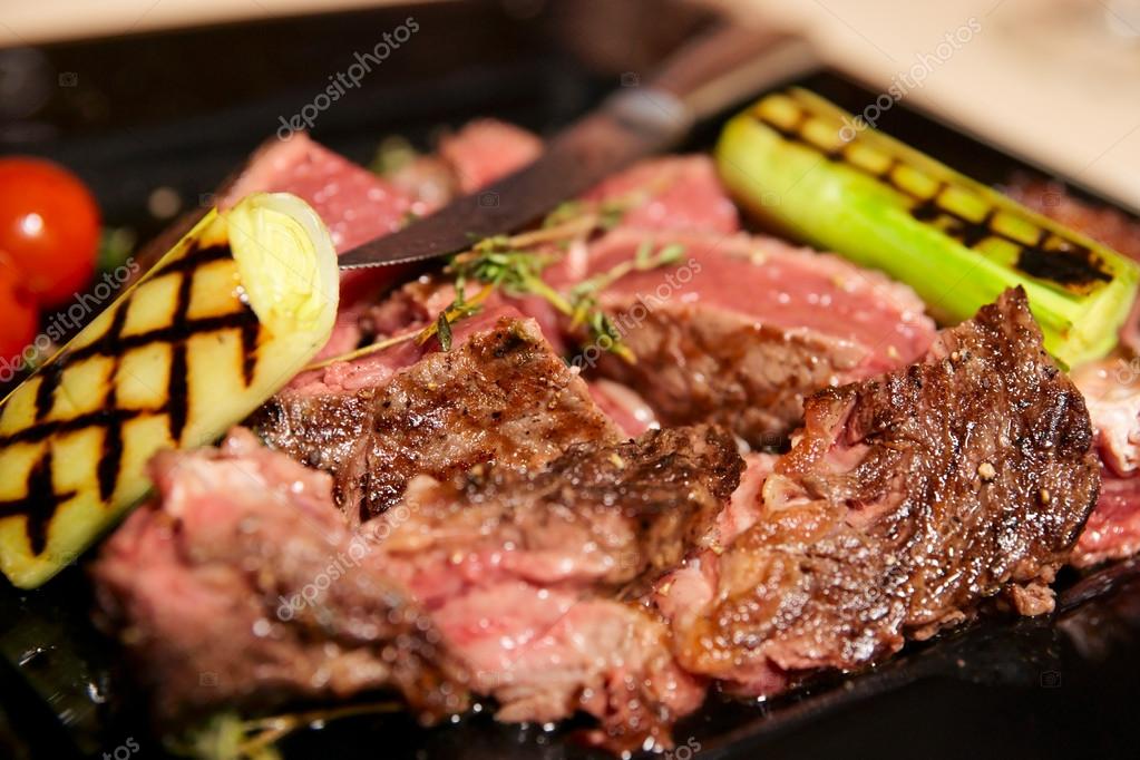 Sebzeler doğranmış kaburga eti — Stok Foto © Serreitor 12813699