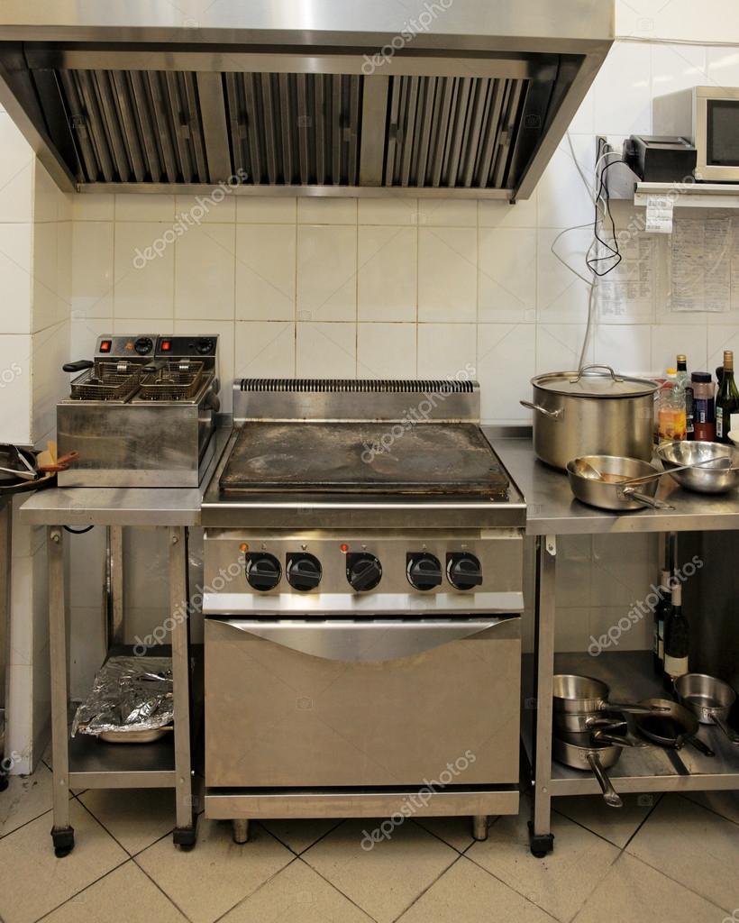 T Pica Cozinha De Um Restaurante Stock Photo Serreitor 12815522 T Pica Cozinha De Um Restaurante Stock Photo Serreitor 12815522