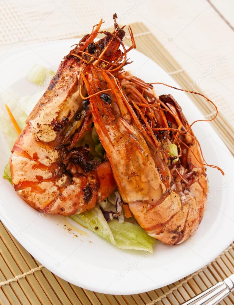 Sebzeli Jumbo Karides Salatası Sebzeli Jumbo Karides Salatası