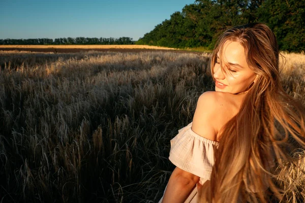 Spoj Přírodou Zpomal Buď Přítomen Prober Rozumem Klidná Sama Mladá — Stock fotografie