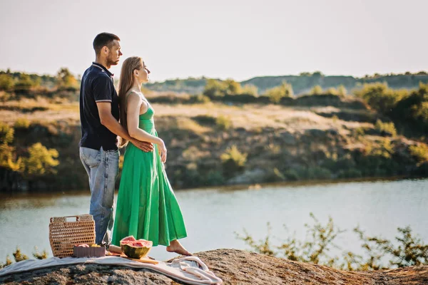 Vacaciones Baratas Para Parejas Destinos Baratos Luna Miel Candid Pareja —  Fotos de Stock