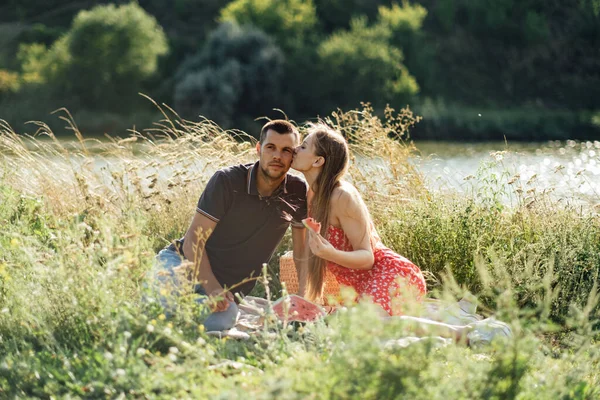 Presupuesto Friendly Destinos Europeos Baratos Luna Miel Recién Casados Feliz —  Fotos de Stock