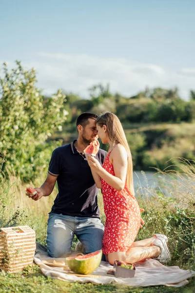 Presupuesto Friendly Destinos Europeos Baratos Luna Miel Recién Casados Feliz —  Fotos de Stock