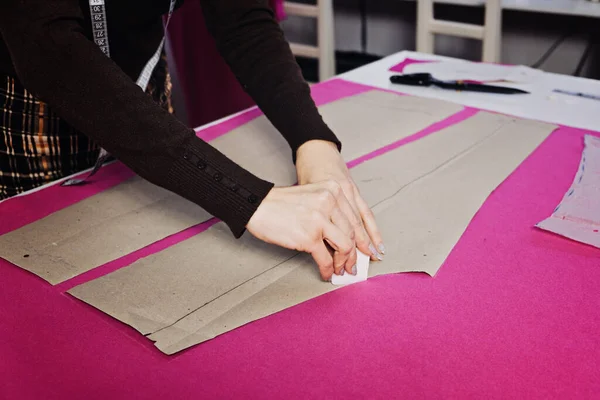 Female Fashion Designer Tailor Making Sewing Patterns Workplace Sewing Studio — Stock Photo, Image