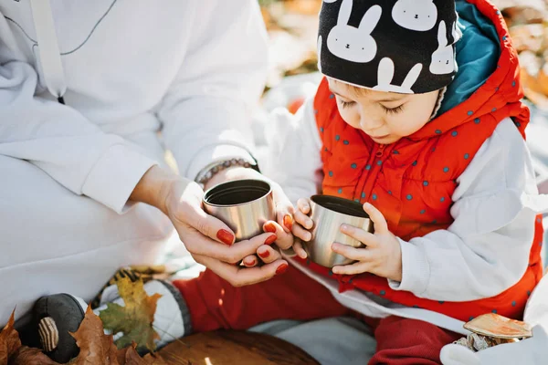 Happy Family Mother Little Toddler Baby Daughter Having Autumn Picnic —  Fotos de Stock