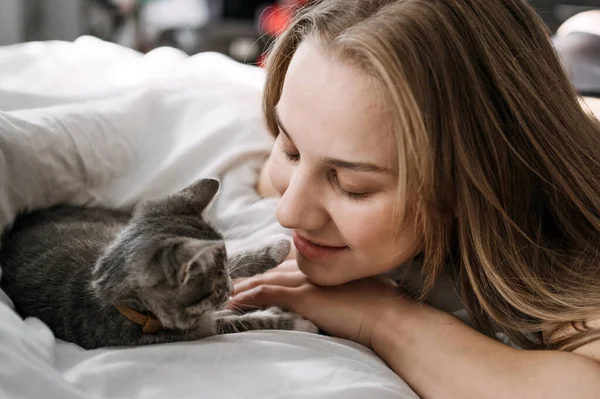 Cat Adoption Adopt Kitten Rescues Shelters Rehome Cat Portrait Woman —  Fotos de Stock