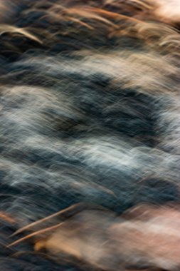 Soyut ışık desenleri, uzun pozlama efektleri. Canlı renkler, önerilen hareket, insan yok..