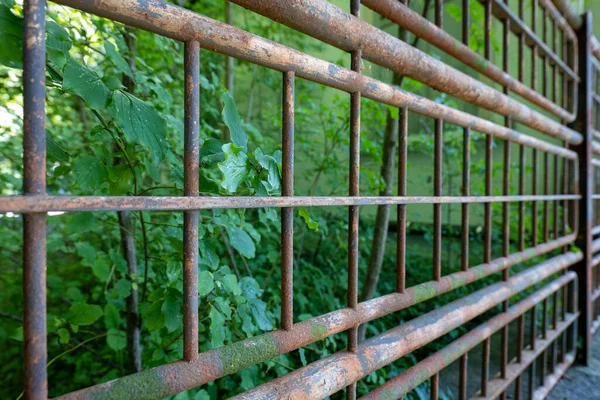 Rusted Rusty Steel Iron Fence Grill Grid Close Wide Angle — Stock Photo, Image