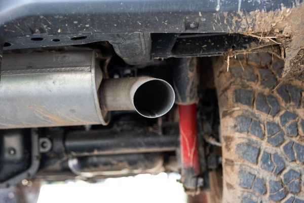 Suv Car Exhaust Muffler Resonator Tip Low Angle View People — Stock Photo, Image