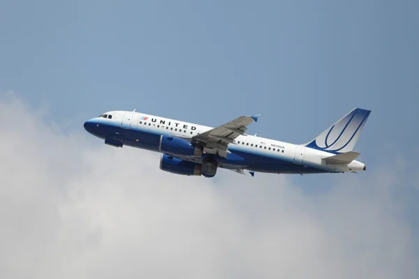 Airbus A319-131 (N819ua) — Stockfoto