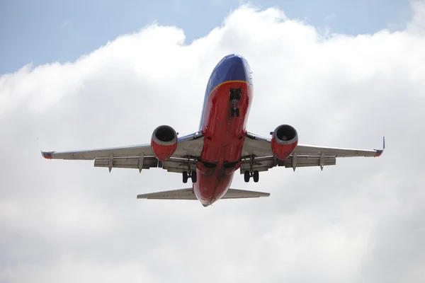 Zuidwesten 737 landing op lax — Stockfoto