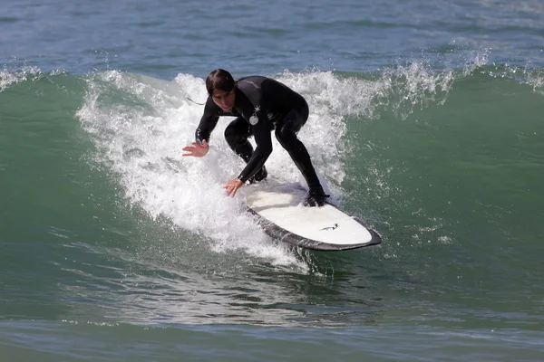 Surfen und Surfer — Stockfoto