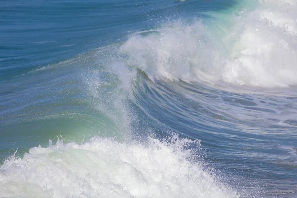 Surfen und Surfer — Stockfoto