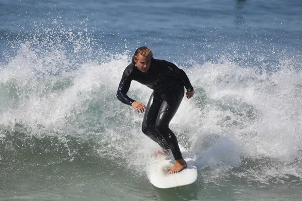 Surfen op el porto in manhattan beach, ca — Stockfoto